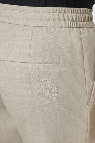 Мужские светлые зауженные брюки фото 2 Мужские светлые зауженные брюки