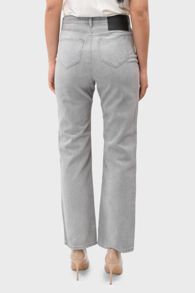 Женские серые джинсы с цепью