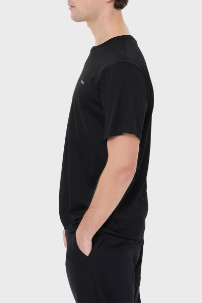 Мужская черная футболка с логотипом