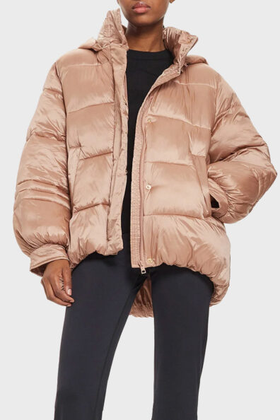 Женская бежевая куртка с капюшоном