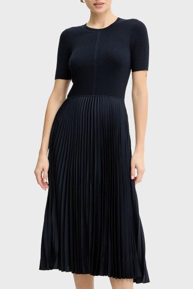 Сукня синього кольору з плісованою спідницею фото 0 Сукня синього кольору з плісованою спідницею