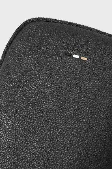 Мужская сумка черного цвета