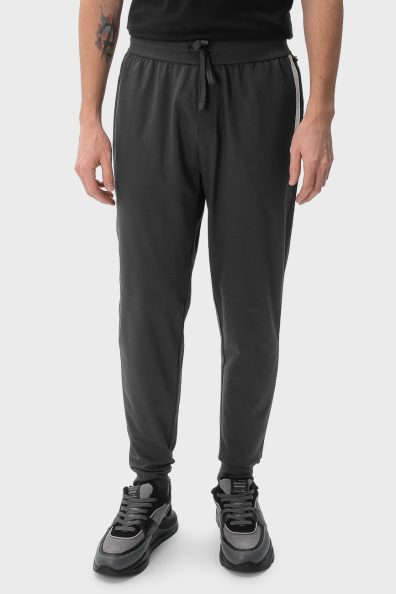 Мужские брюки серого цвета с логотипом
