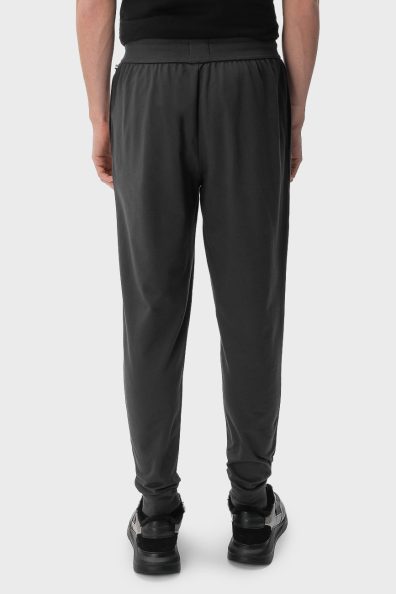 Мужские брюки серого цвета с логотипом