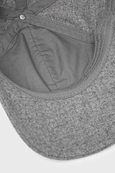 Жіноча сіра вовняна кепка
