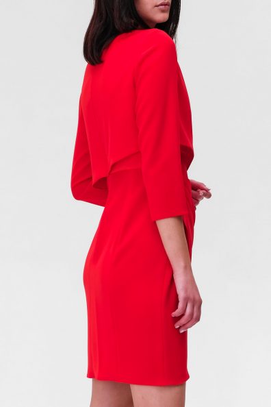 Женское красное платье с сборками фото 1 Женское красное платье с сборками